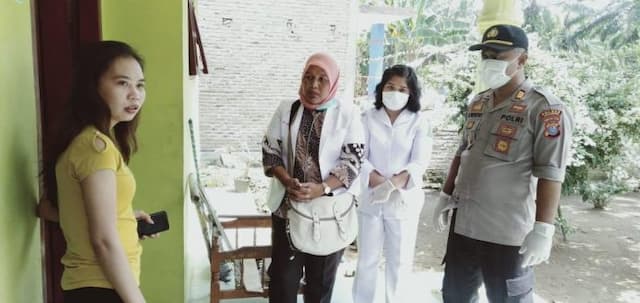 pulang_dari_luar_negeri_3_warga_serbelawan_dipantau_petugas_medis