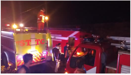 pulang_melayat_dari_medan_bunan_silitonga_histeris_lihat_rumahnya_terbakar_di_simarimbun_dolok_siantar