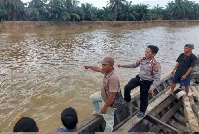 pulang_pakai_perahu_di_sungai_barumun_ayah_dan_anak_hilang_usai_melihat_buaya