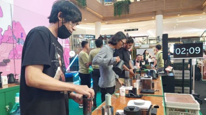 puluhan_barista_ikuti_kompetisi_skala_dunia_di_kopi_fest_indonesia