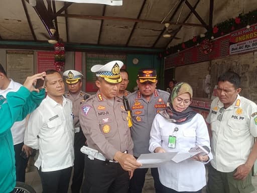 puluhan_kendaraan_kena_derek_di_jalan_sm_raja_medan