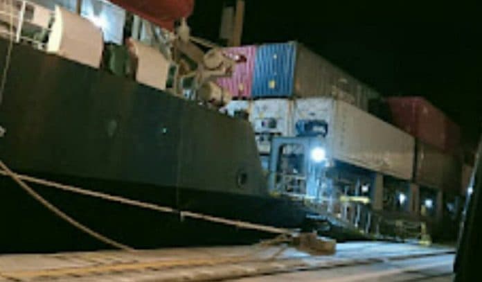 puluhan_kontainer_minyak_goreng_diamankan_dari_pelabuhan_belawan