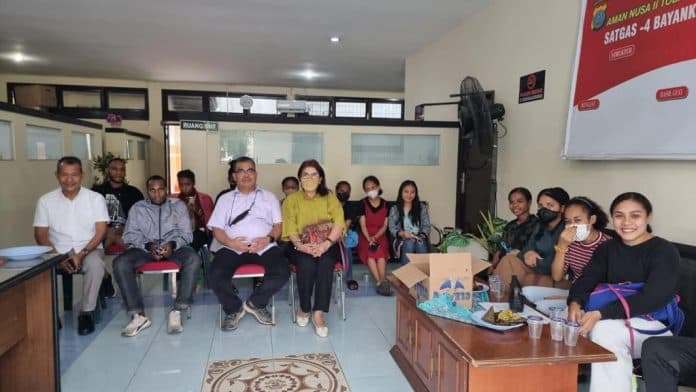 puluhan_mahasiswa_asal_papua_jalani_vaksinasi_di_polda_sumut
