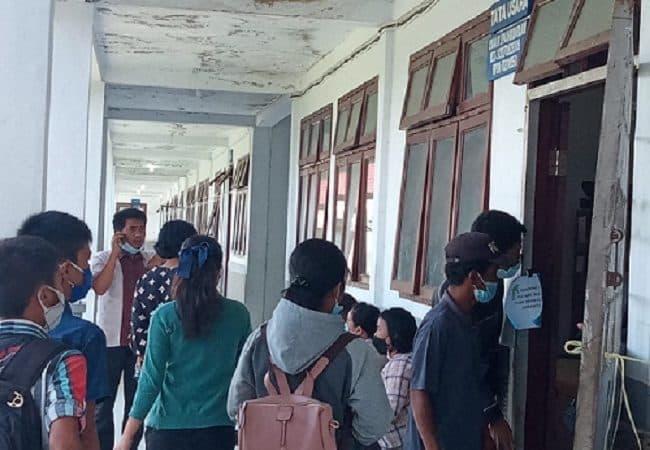 puluhan_orang_tua_siswa_mengeluh_ppdb_online_sma_negeri_1_pangururan_terkendala