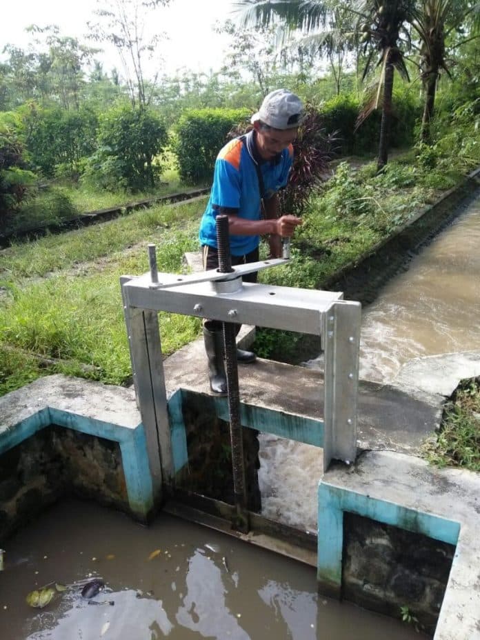 puluhan_petugas_irigasi_di_toba_desak_bupati_akomodir_rekrutmen_pegawai_honorer_k2