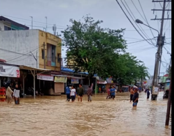 puluhan_rumah_di_kampung_lalang_medan_terendam_banjir
