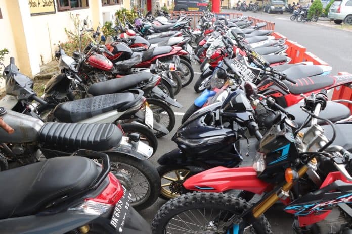 puluhan_sepeda_motor_berknalpot_brong_terjaring_operasi_pekat_toba_di_siantar