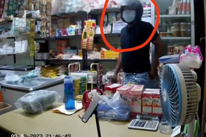pura_pura_beli_roti_pengendara_motor_bawa_kabur_uang_gaji_pekerja_grosir