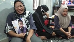 putranya_terjebak_dalam_perang_rusia_dengan_ukraina_ibu_ibu_asal_binjai_menangis