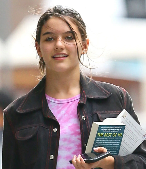 putri_tom_cruise_katie_holmes_suri_cruise_siap_terjun_ke_dunia_hiburan