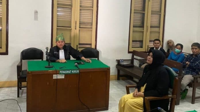 putusan_banding_kasus_suntik_vaksin_kosong_hukuman_dr_gita_6_bulan_percobaan_diperkuat