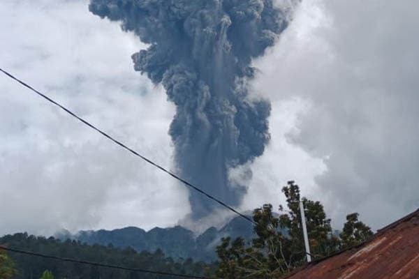 pvmbg_ingatkan_warga_mewaspadai_banjir_bandang_dari_gunung_marapi