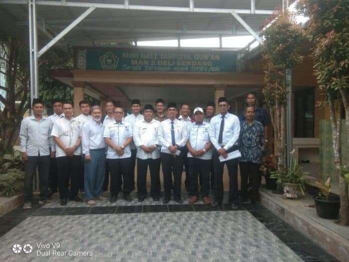 pwi_deli_serdang_goes_to_school_di_man_2_lubuk_pakam