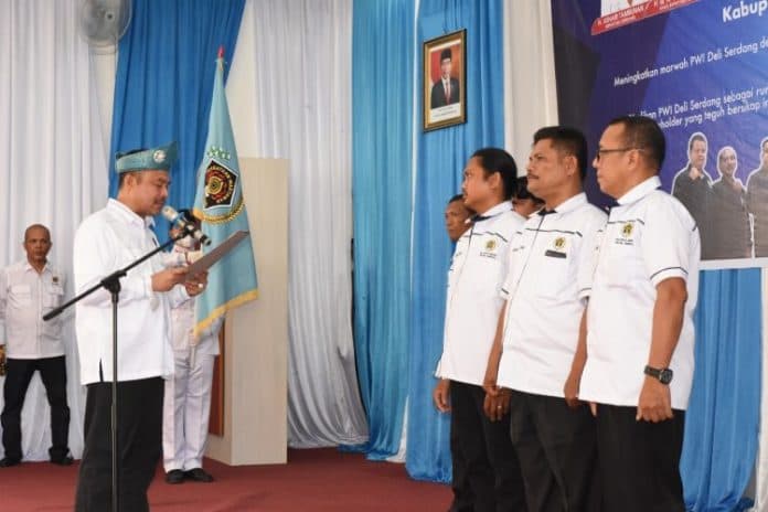 pwi_sumut_lantik_pengurus_pwi_deli_serdang_periode_2022_2025