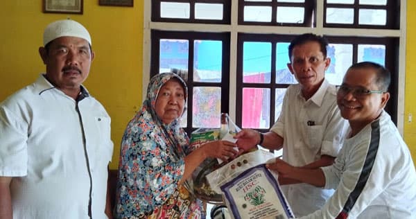 pwi_tabagsel_gelar_aksi_peduli_santuni_janda_wartawan