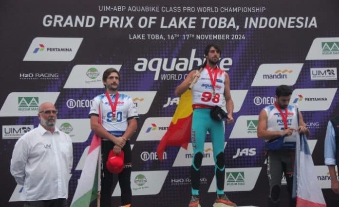 quinten_bossche_juara_dunia_ski_division_gp1_aquabike_world_championship_2024
