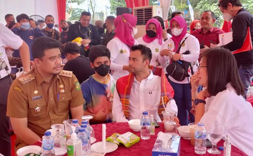 raffi_ahmad_disambut_histeris_warga_di_medan_zoo