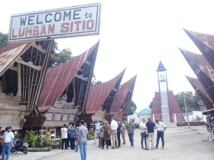 raja_belanda_akan_kunjungi_samosir_dubes_survei_objek_wisata_lumban_sitio