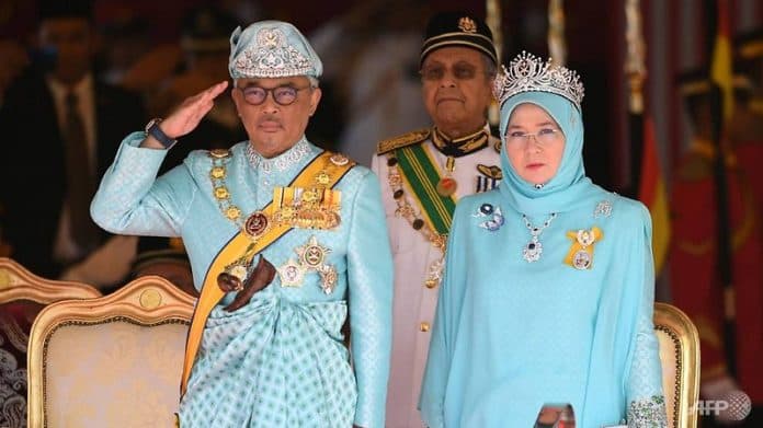 raja_dan_ratu_malaysia_dikarantina_usai_7_staf_kerajaan_positif_covid_19