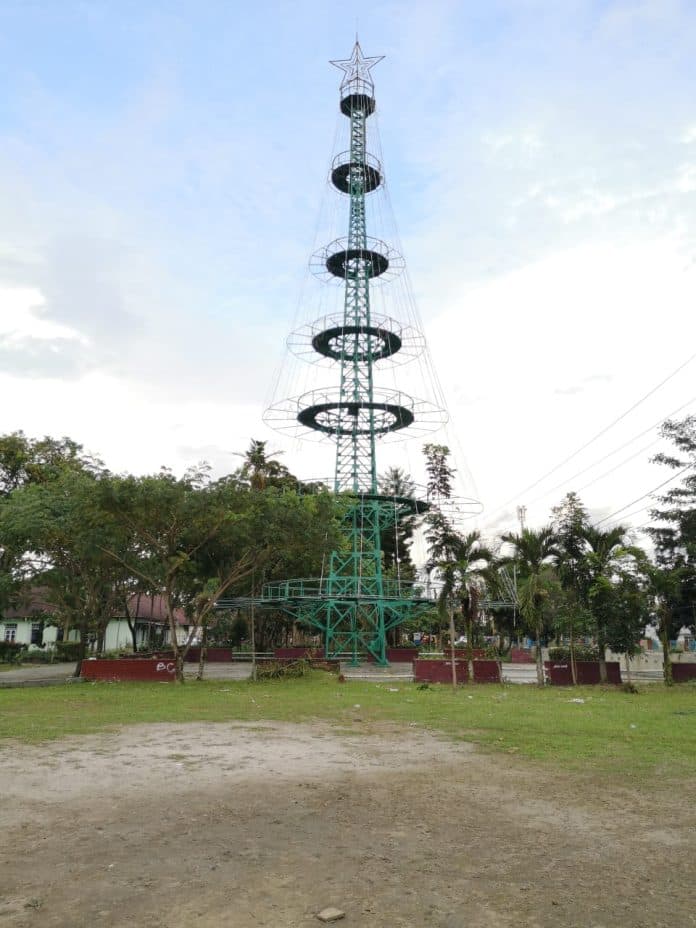 rajamin_sirait_prihatin_di_siantar_pohon_natal_tertinggi_asia_tenggara_belum_menyala