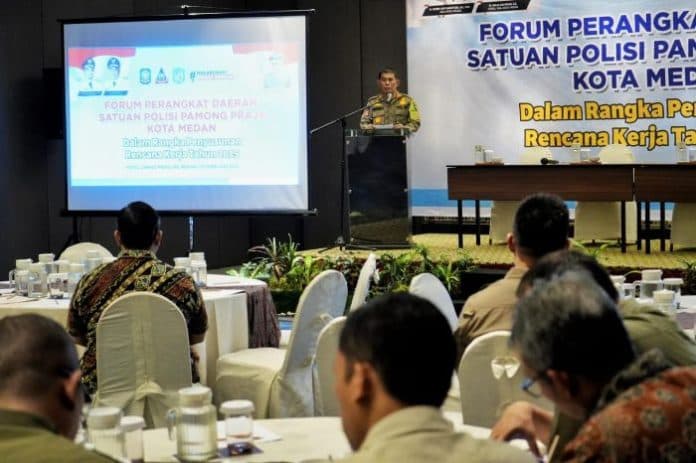 rakhmat_harahap_tugas_satpol_pp_menindak_bukan_pengawasan