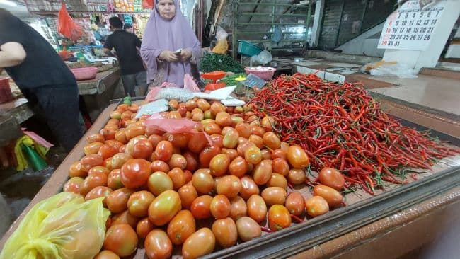 ramadhan_hari_kedua_harga_cabai_merah_di_medan_tembus_rp80000kg