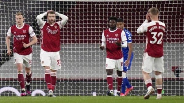 ramai_arsenal_dijuluki_corner_fc_di_media_sosial
