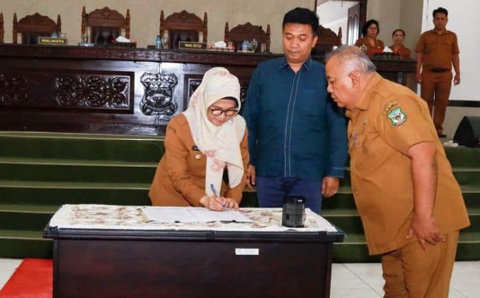 ranperda_apbd_siantar_2022_disetujui_susantievaluasi_peningkatan_kinerja