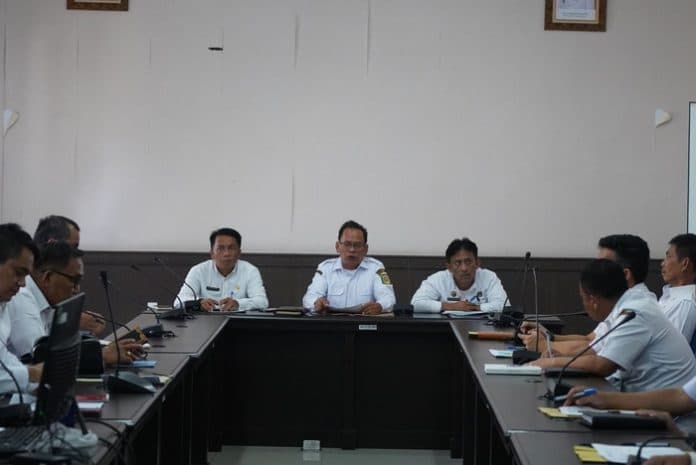 rapat_evaluasi_pad_sekda_pakpak_bharat_soroti_arus_kas