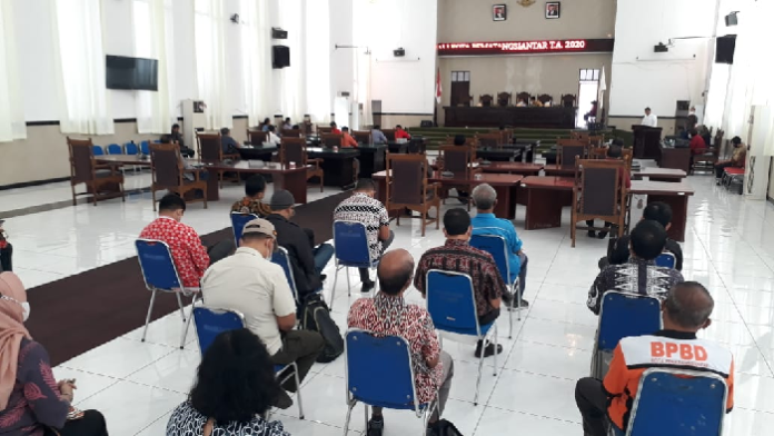 rapat_paripurna_bahas_lkpj_wali_kota_di_dprd_siantar_molor_35_menit
