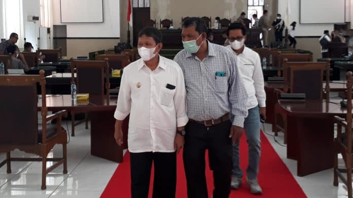 rapat_paripurna_r_apbd_ta_2022_diskors_wawako_siantar_datang