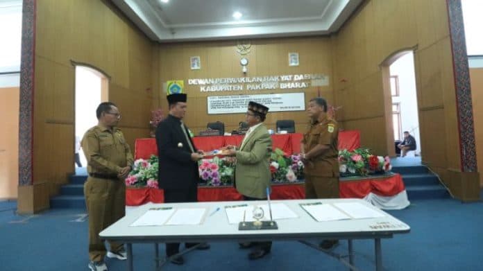 rapat_paripurna_wakil_ketua_dprd_pakpak_bharat_ingatkan_pembahasan_ranperda_tepat_waktu