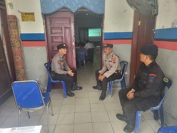 rapat_pleno_rekapitulasi_suara_tingkat_kecamatan_labusel_dijaga_ketat