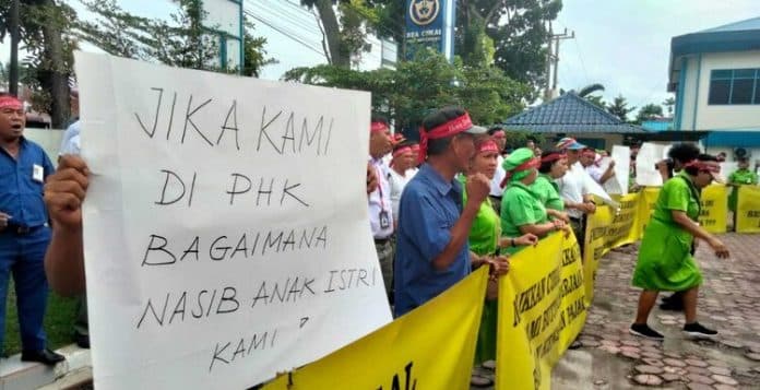 ratusan_buruh_di_siantar_unjuk_rasa_desak_pemberantasan_rokok_ilegal