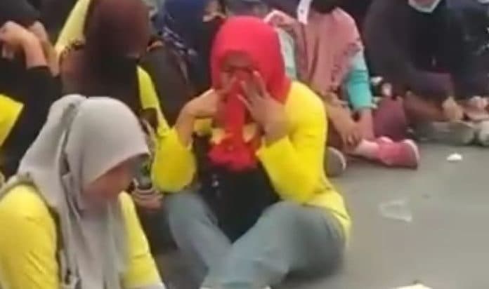 ratusan_buruh_pabrik_samawood_tanjung_morawa_menangis_minta_jangan_di_phk