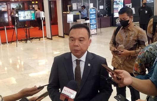 ratusan_mahasiswa_ipb_terjerat_utang_pinjol_pimpinan_dpr_minta_polri_dan_ojk_usut_tuntas