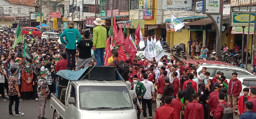 ratusan_mahasiswa_tabagsel_tolak_presiden_jokowi_3_periode