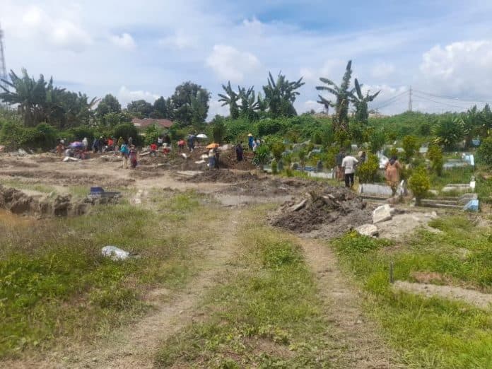 ratusan_makam_di_kelurahan_setia_negara_direlokasi