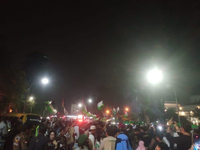 ratusan_masyarakat_padati_masjid_raya_medan_serukan_bela_palestina