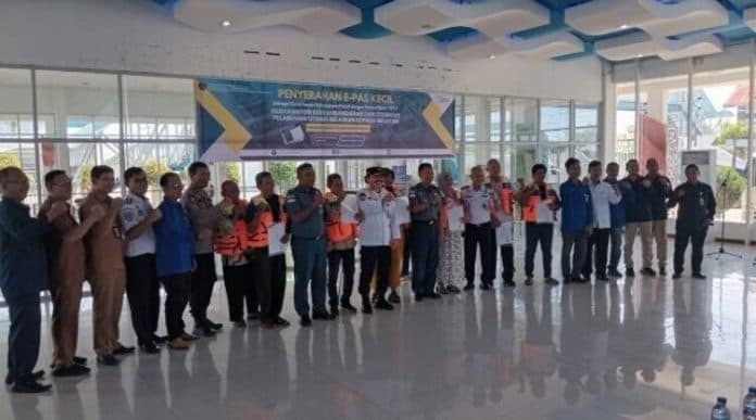 ratusan_nelayan_belawan_terima_e_pas_kecil_ini_manfaatnya