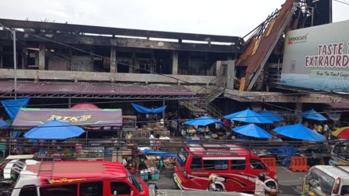 ratusan_pedagang_gedung_iv_pasar_horas_akan_pindah_secara_bertahap