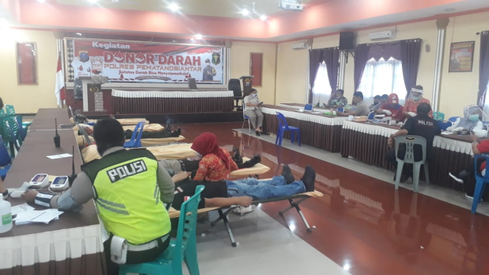 ratusan_personil_polisi_siantar_simalungun_ikut_donor_darah