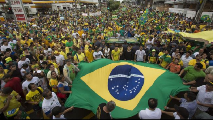 ratusan_ribu_warga_brazil_tuntut_presiden_bolsonaro_dimakzulkan