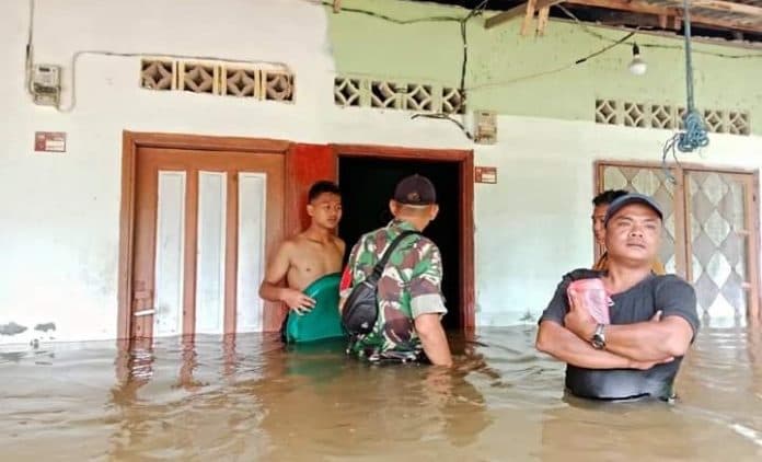 ratusan_rumah_di_perumahan_pandan_asri_tapteng_tergenang_banjir