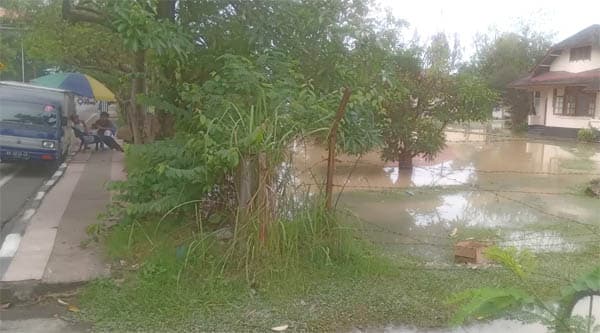 ratusan_rumah_di_tebing_tinggi_kebanjiran_dari_luapan_sungai_padang