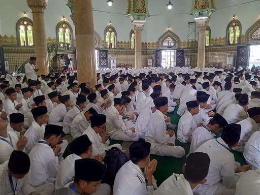 ratusan_siswa_al_azhar_medan_ikuti_khataman_al_quran