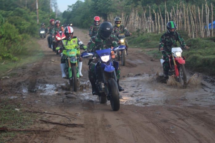 ratusan_tni_ad_touring_naik_motor_monitoring_wilayah_teritorial