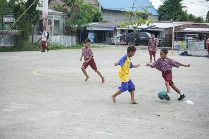 rawa_disulap_jadi_lapangan_bola_wali_kota_medan_dipuji_warga