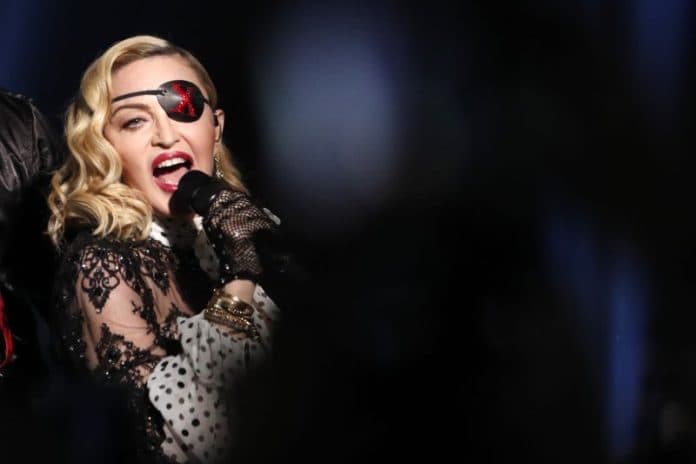 rayakan_40_tahun_berkarya_madonna_akan_tur_di_amerika_eropa