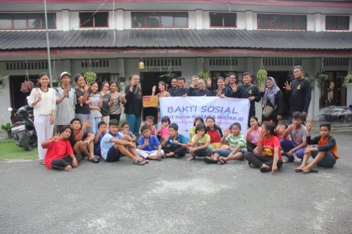 rayakan_hut_ke_4_harian_mistar_berbagi_kebahagiaan_bersama_rumah_elim